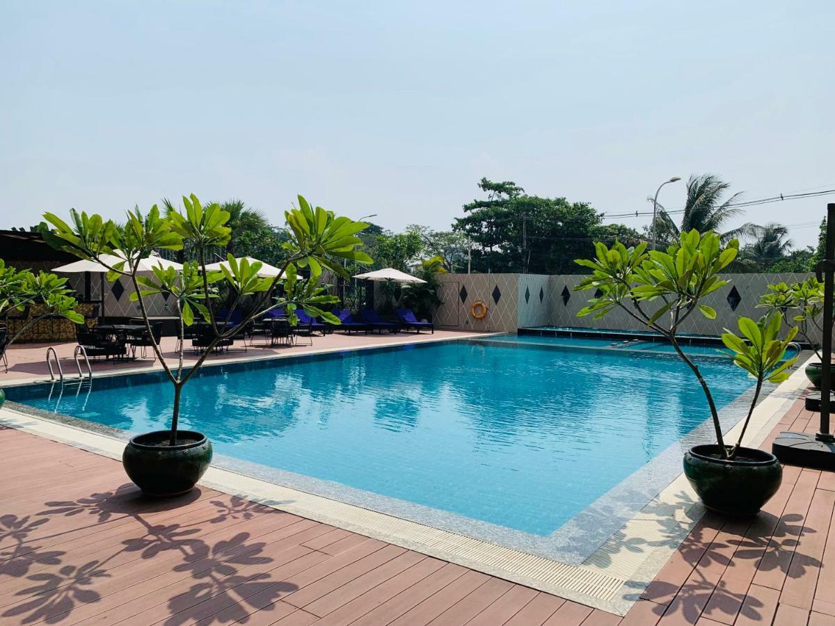 Grand Mercure Yangon Golden Empire Kültér fotó